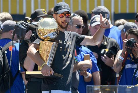 Steph Curry To Sign 5 Year 201 Million Contract With Warriors