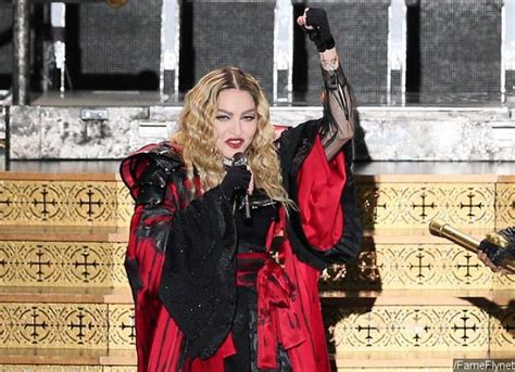 Madonna Accidentally Exposes A Fan S Breast In Front Of The Crowd During Concert