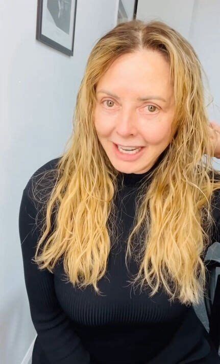 Carol Vorderman 61 Wows Fans With Make Up Free Face As She Posts