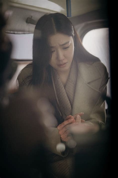 Tvn's new weekend drama crash landing on you tells the story of yoon se ri (son ye jin), a wealthy south korean heiress who is forced to make an emergency landing in north korea during a paragliding trip due to unexpected high winds. Seo Ji Hye and Kim Jung Hyun of "Crash Landing on You" to ...