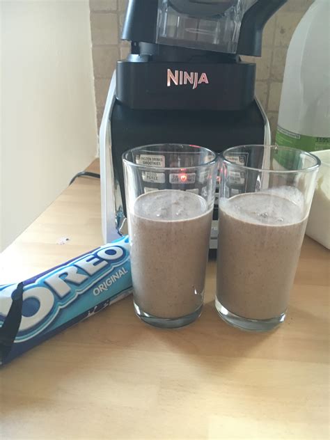 Homemade Oreo Milkshake With Nutri Ninja Bl682 Blender System