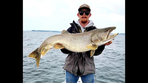 Giant Lake Trout Guides Day Off At Cree Lake Lodge Youtube