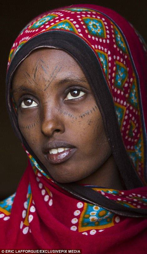 Girls Slashed To Be Beautiful In Ethiopian Scar Ceremony Daily Mail