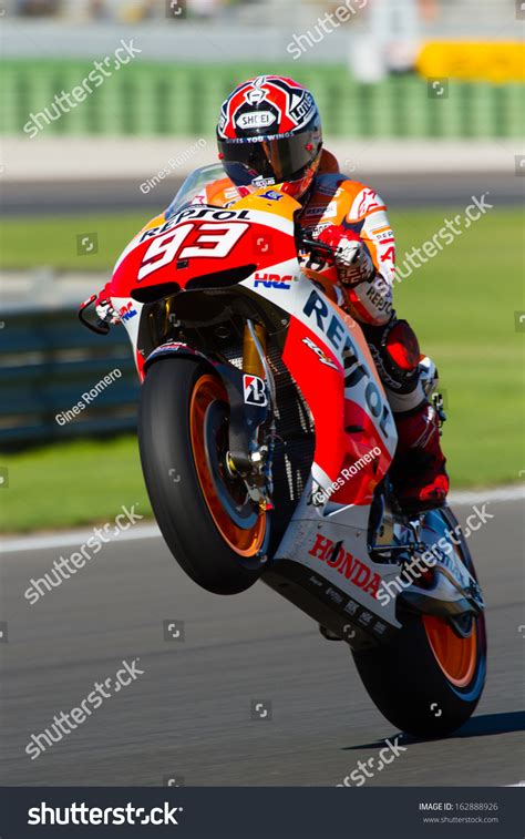 Le second, maternel, souvent omis, est alentà. Valencia, Spain - Nov 10: Marc Marquez Pulls A Wheelie ...