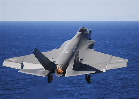 美f 35c戰機將增配炸彈 準備好戰鬥 隱形戰機 艦載戰機 大紀元