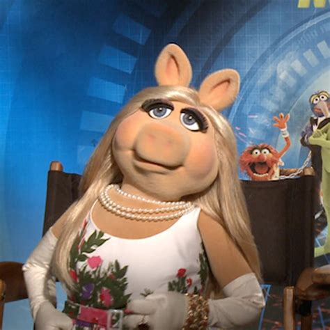 Muppets Most Wanted Interview With Miss Piggy And Kermit Popsugar Vrogue
