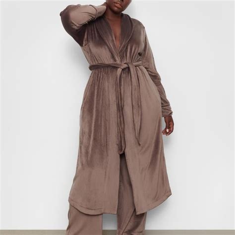 Skims Velour Long Robe | Best Gifts From Direct-to-Consumer Brands 