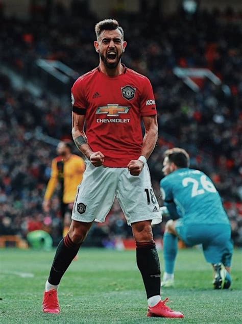 كريستيانو رونالدو هو واحداً من أفضل الهدافين في تاريخ كرة القدم، وهو أول لاعب يحصل على الحذاء أصبح الوضع الذي يتخذه رونالدو لتسديد الضربات الحرة معتاداً لدى جميع متابعي كرة ما هو عدد أهداف رونالدو طوال مسيرته؟ عندما انضم رونالدو لمانشستر يونايتد قادماً من. مانشستر يونايتد برونو فيرنانديز لاعب كرة القدم : Ù†Ø¬Ù… Ù ...