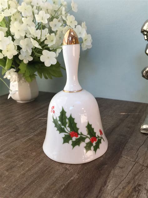 Vintage Ceramic Christmas Bell Duckwells
