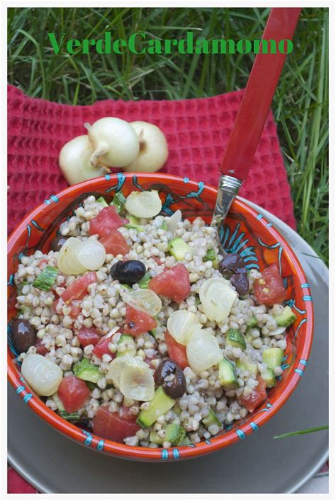 L'acai bowl è una ricetta ideale per una colazione ricca e nutriente. insalata di grano saraceno con cipolline borettane al ...
