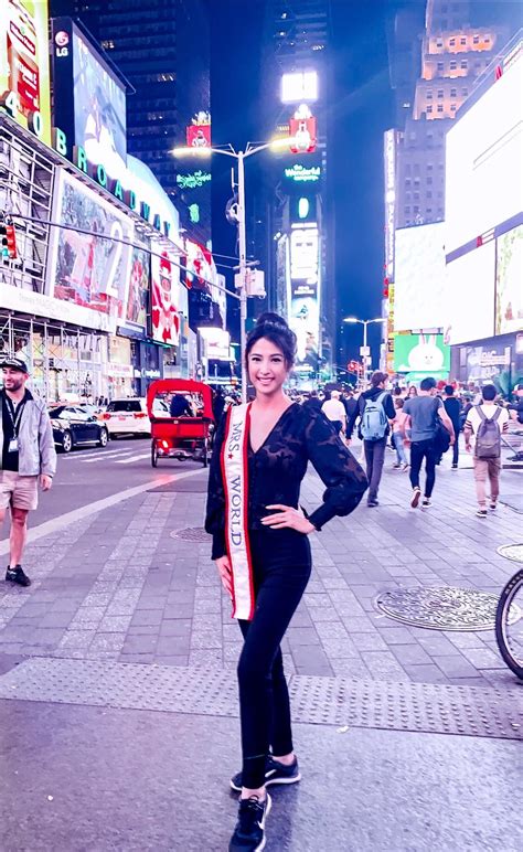 Mrs World Mrs World 2019 Jennifer Le In Times Square