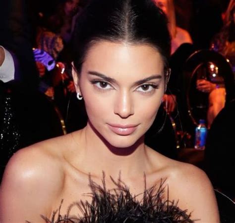 Kendall Jenners Perfect Holiday Dress Is Surprisingly From Revolve