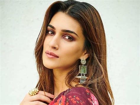 Netizens Trend Merikritikabirthday As Birthday Wishes Pour In For The Kriti Sanon Hindi Movie