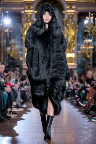 Fur Is Back In Fashion And Debate Fur Coats Women Fashion Fur Fashion