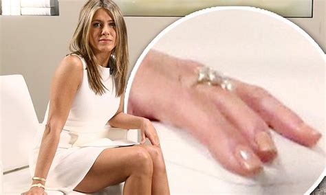 Jennifer Aniston Flaunts Her Ring At Varietys Actors On Actors Taping