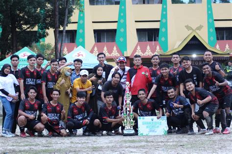 Fakultas Ekonomi And Bisnis Universitas Lancang Kuning Juara 1 Rektor