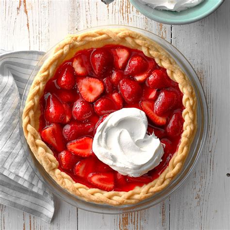 35 Low-Calorie Strawberry Dessert Recipes We Love to Make