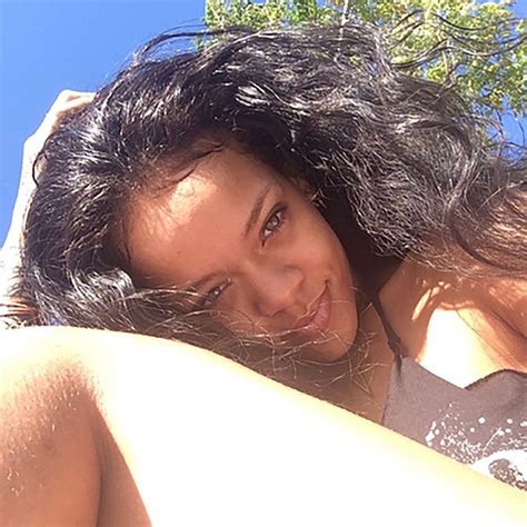 Rihanna No Makeup Pictures Showing Her All Natural Face Looks