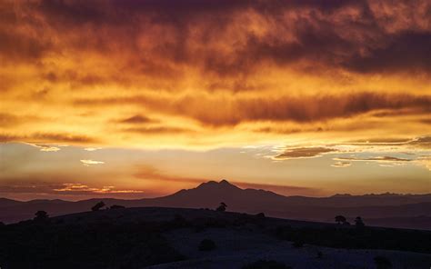 Download Wallpaper 3840x2400 Mountains Peaks Sunset Bushes Sky 4k