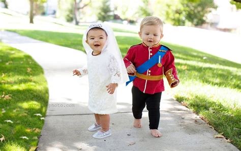 14 cool insanely creative sibling halloween costumes creative sibling halloween costumes