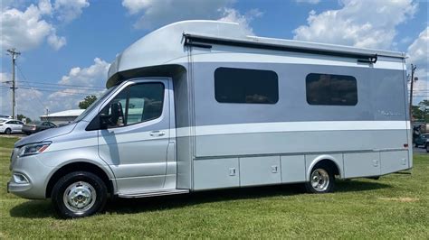 Is This Tiffin Wayfarer As Good As The Leisure Travel Van 2021 Tiffin