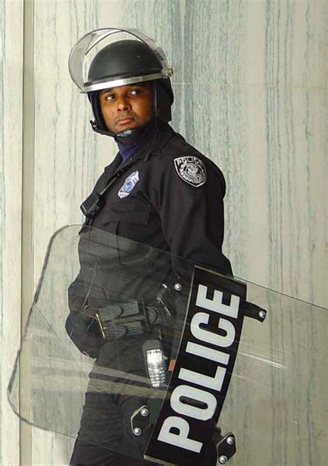 file police officer in riot gear wikimedia commons