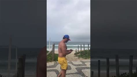 Jornalista da Globonews é flagrado em praia e é esculachodo por