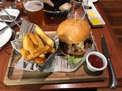 Where to Eat in East Victoria Park: The Best Restaurants and Bars