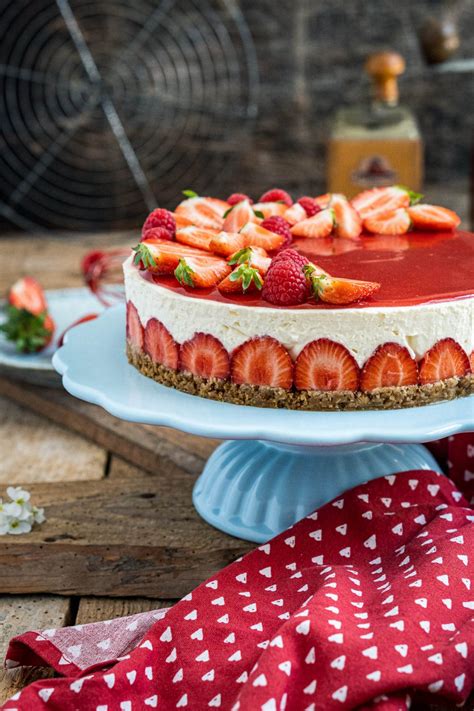 Ach du schöne Erdbeerzeit Erdbeer-Torte ohne Backen