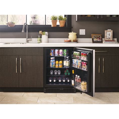 Whirlpool 24 Inch Wide Undercounter Refrigerator With Towel Bar Handle