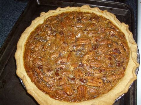 Sprinkle evenly over the sugar mixture. Chocolate Pecan Pie | Chocolate pecan pie, Chocolate pecan ...