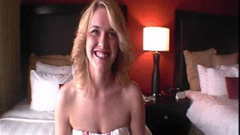 Video Babe Von Studio Sinsational Nebraska Coeds Blonde Iowa Mitbewohner Spielen Nackt Im