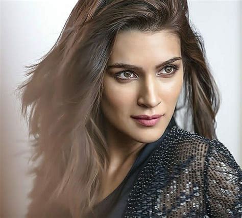 Pin By Praveen Kumar On Kriti Sanon Most Beautiful Indian Actress Indian Bollywood Actress