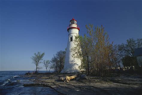 Marblehead Lighthouse Photograph By Bruce Roberts