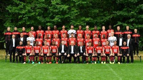 Âgé de 35 ans, il ne devrait toutefois pas mettre un terme à sa carrière sur ce sacre puisqu'il serait proche de rallier son pays natal. Rennes. La photo officielle des joueurs du Stade Rennais ...