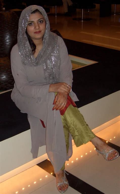 All Desi Asian Cutest Aunties Sweet Si Nisha Bhabhi In Hotel Room