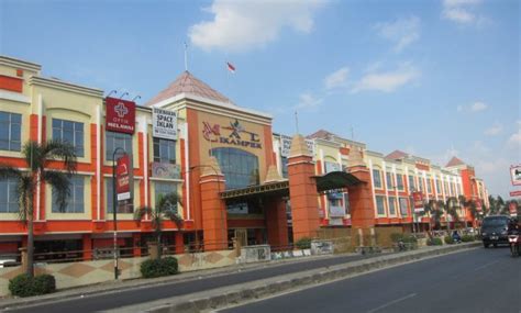 Secom indonesia menyelesaikan usaha patungan dengan yayasan brata bhakti pada tahun 2001 untuk mendirikan pt. 10 Mall di Karawang Yang Ada Bioskopnya Bagus Baru Terbesar Daerah Alamat dan Buka 24 Jam ...