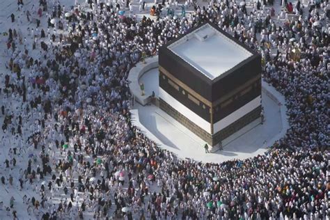 From Caravans To Markets The Hajj Pilgrimage Has Always Included A