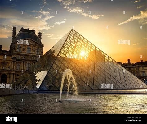 Museum France Paris Musee Du Louvre Glass Pyramid Museums Frances