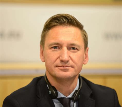 Że niemal nic, co poseł powiedział, nie polega na prawdzie. Polonezul Olgierd Geblewicz a fost ales președinte al ...