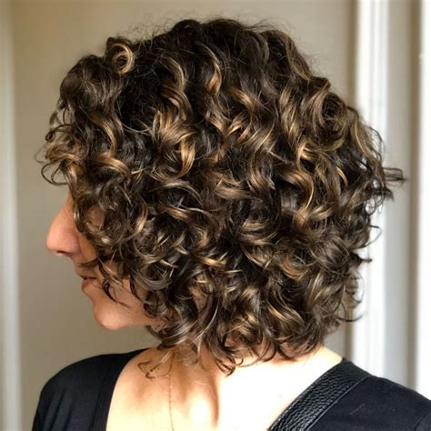 65 Different Versions Of Curly Bob Hairstyle Wavy Bob Hairstyles Curly Hair Styles Naturally