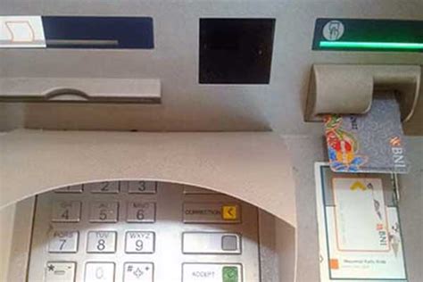 Yuk download apk penghasil uang terbaik di sini. 7 Cara Mengambil Uang di ATM BNI 2020 : Mudah & Aman | Bankir