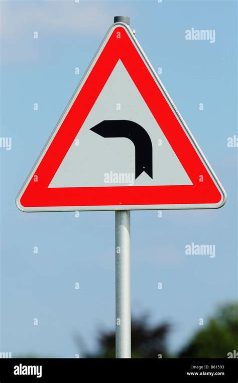 Sign Sharp Curve Road Hi Res Stock Photography And Images Alamy