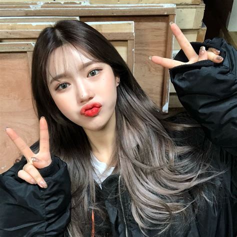 Pin By 𝖌 𝖊 𝖑 𝖆 𝖙𝖔 On H For Hair Korean Hair Color Hair Color Underneath Kpop Hair Color