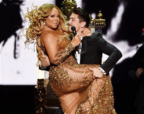 Mariah carey weight gain happened because of her pregnancy, she was expecting twins so her weight increased a lot. The 1 Thing That Made Mariah Carey Decide to Get Weight ...