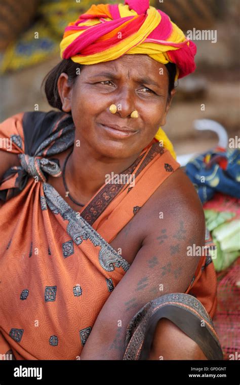 muria tribe tribal woman haat market haat bazaar jagdalpur bastar chhattisgarh india