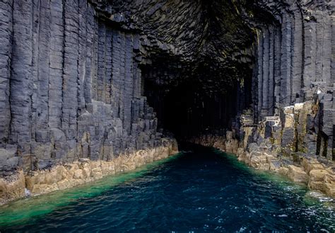 Mybestplace Fingal Cave The Striking Basaltic Columns Of Scotland