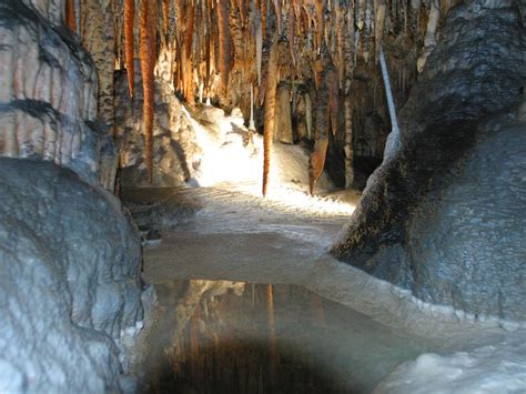 Yarrangobilly Caves Nsw Aussie Towns