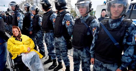 Russian Police Detain Nearly 100 Opposition Protesters In Moscow New Straits Times