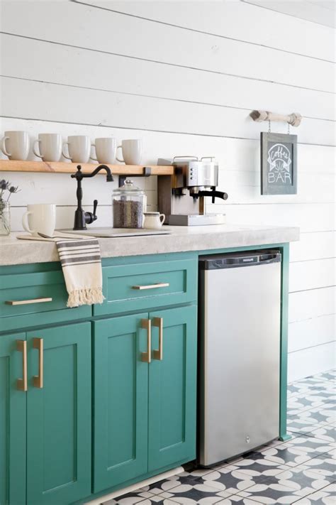 20 Gorgeous Green Kitchen Cabinet Ideas